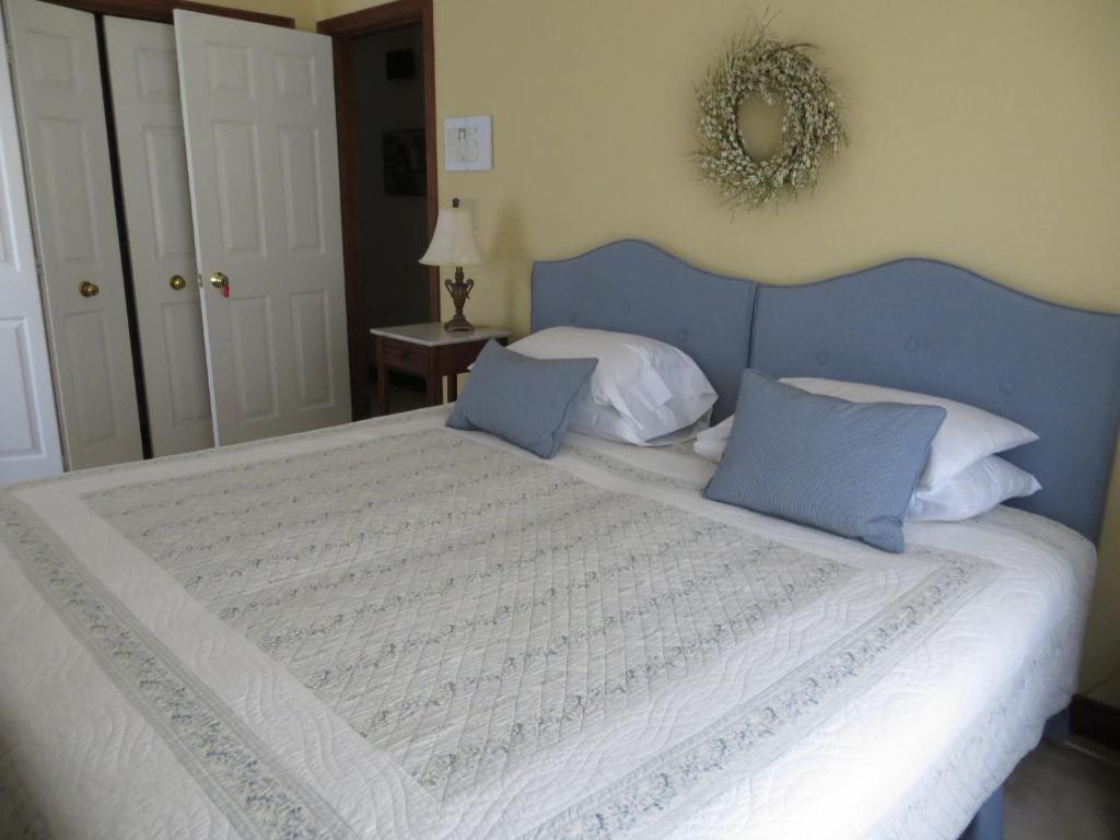 Cedar Gables Bed & Breakfast Niagara-on-the-Lake Стая снимка
