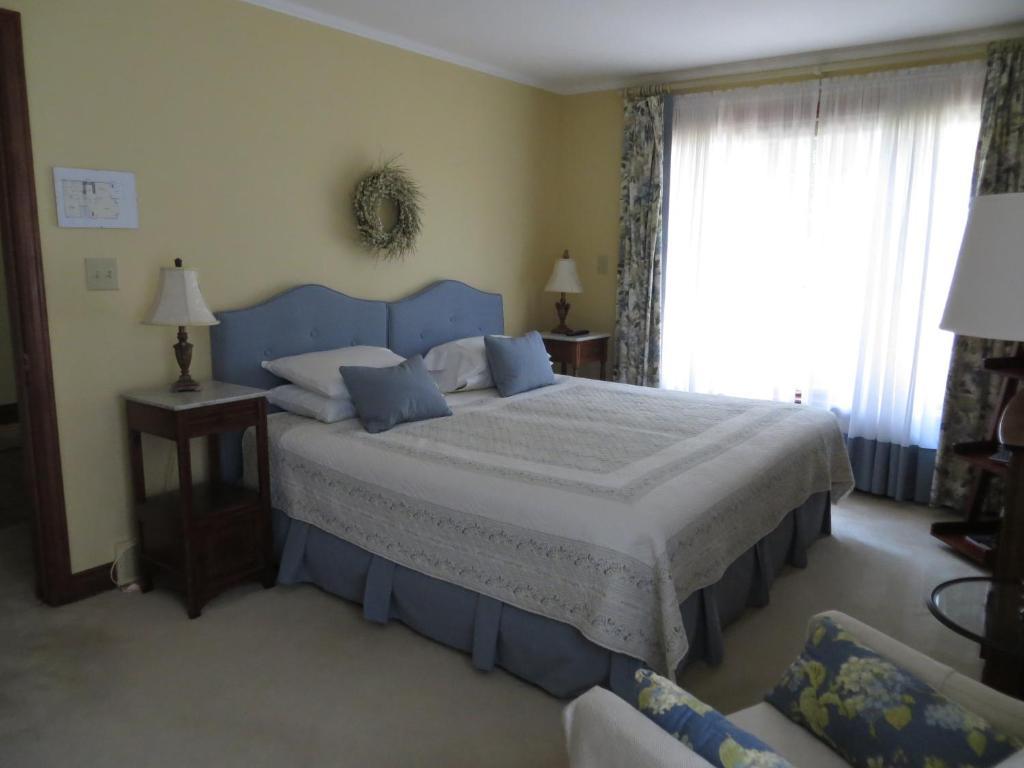 Cedar Gables Bed & Breakfast Niagara-on-the-Lake Стая снимка