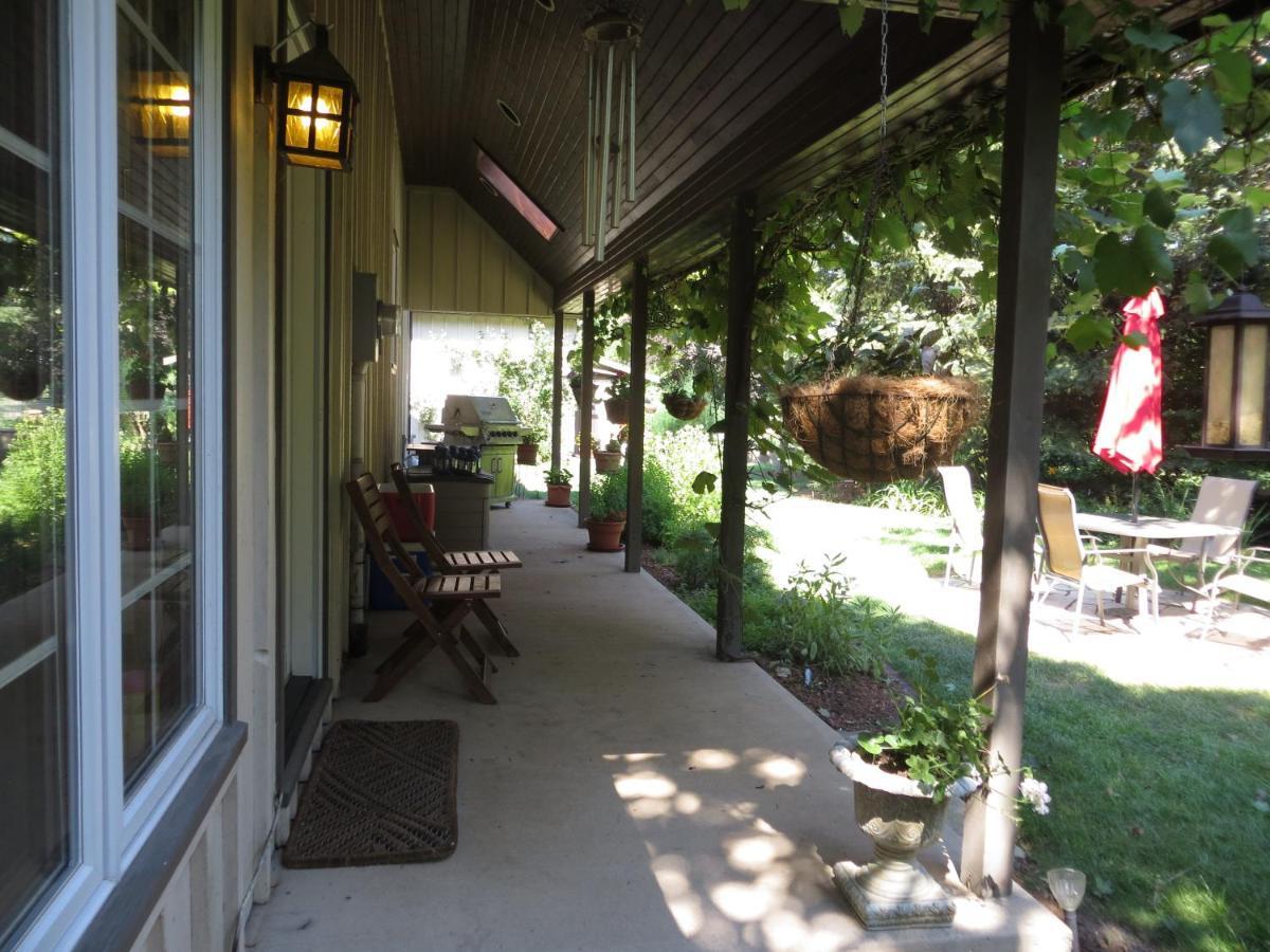 Cedar Gables Bed & Breakfast Niagara-on-the-Lake Стая снимка